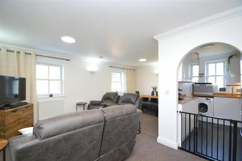 2 bedroom apartment for sale, Millfield Avenue, East Cowes