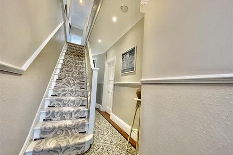 14 Broadway, Northampton, NN1 4SF