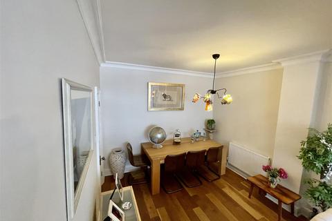 14 Broadway, Northampton, NN1 4SF