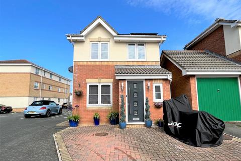3 bedroom detached house for sale, Rosetta Drive, East Cowes