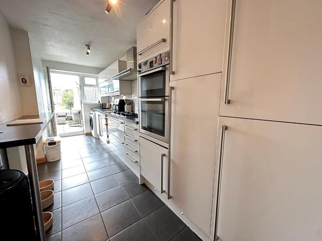 Acre Lane, Northampton NN2 3 bed semidetached house £295,000