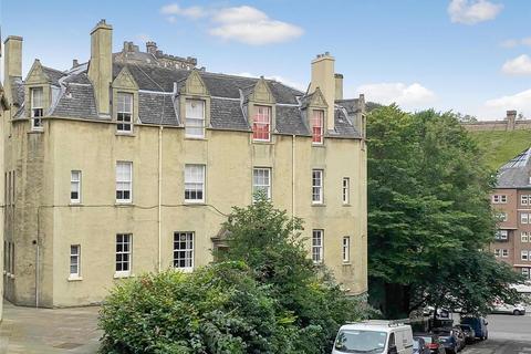 1/1 Heriot Bridge, Edinburgh, EH1 2HR