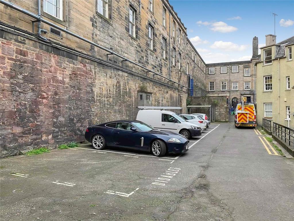 Heriot Bridge Edinburgh parking dp 21902999 large.