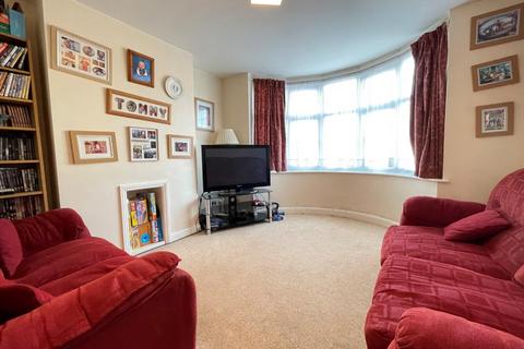 17 Gloucester Avenue, Northampton, NN4 8QE
