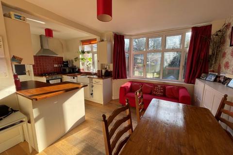 17 Gloucester Avenue, Northampton, NN4 8QE
