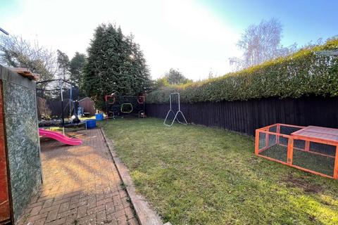 17 Gloucester Avenue, Northampton, NN4 8QE