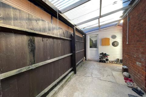 17 Gloucester Avenue, Northampton, NN4 8QE