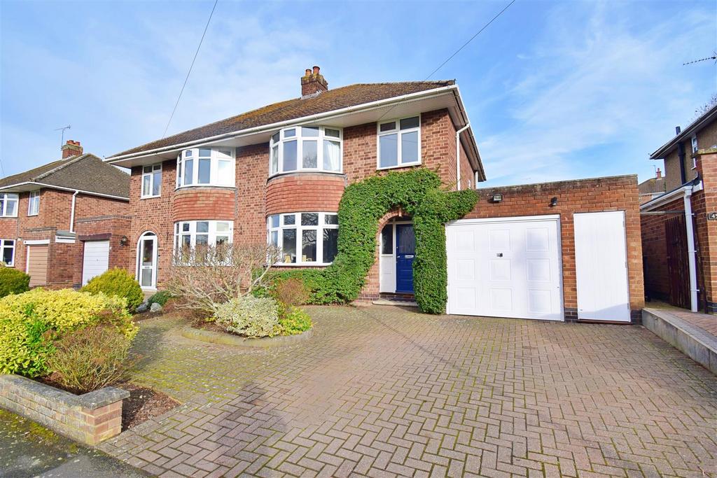 Shakespeare Gardens, Rugby CV22 4 bed semidetached house for sale £