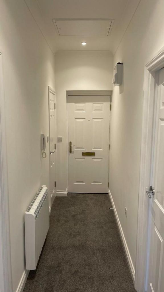 Hallway.JPEG