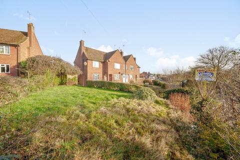 2b Bishops Close, Nettlestead, Maidstone, ME18 5ES