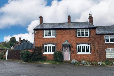 3 bedroom cottage for sale - The Green, Northampton NN6