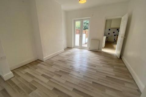 undefined, Queens Road, Northampton NN1