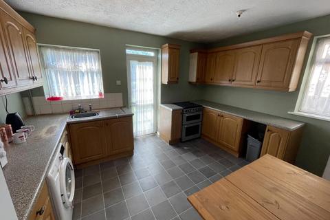99 Raeburn Road, Northampton, NN2 7EP