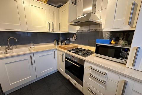 15 Darnell Way, Northampton, NN3 6RW