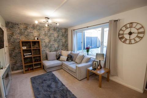 2 bedroom flat for sale - Cedar Close, Burntwood, WS7 4RX