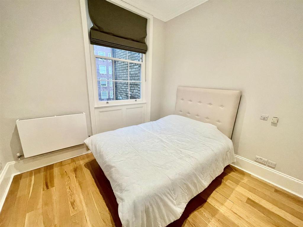104 D bed 1.jpg