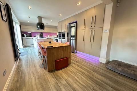 2 Gillsway, Northampton, NN2 8HU
