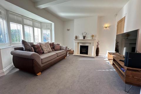 2 Gillsway, Northampton, NN2 8HU