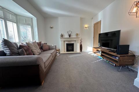 2 Gillsway, Northampton, NN2 8HU