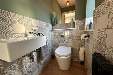 2 Gillsway, Northampton, NN2 8HU