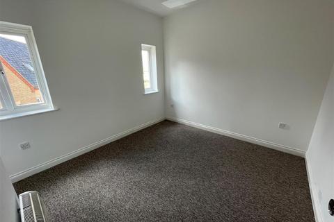 22 Brook View, Grange Park, Northampton, NN4 5DR