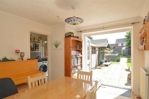 3 bedroom terraced house for sale, IDEAL FAMILY HOME * LAKE