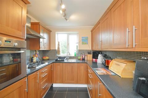 3 bedroom terraced house for sale, IDEAL FAMILY HOME * LAKE