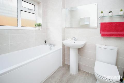 8 Robinsfield, Hemel Hempstead, HP1 1RW