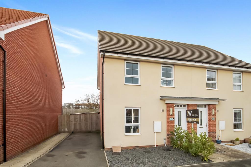 De Lacy Road, Northallerton DL7 3 bed semidetached house £235,000