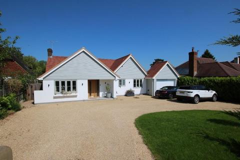64 Lower Road, Fetcham, Leatherhead, KT22 9HF
