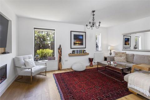 64 Lower Road, Fetcham, Leatherhead, KT22 9HF
