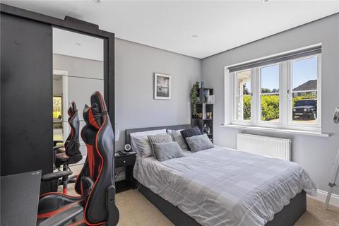 64 Lower Road, Fetcham, Leatherhead, KT22 9HF