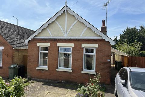 2 bedroom bungalow for sale, Hackney Road, Maidstone