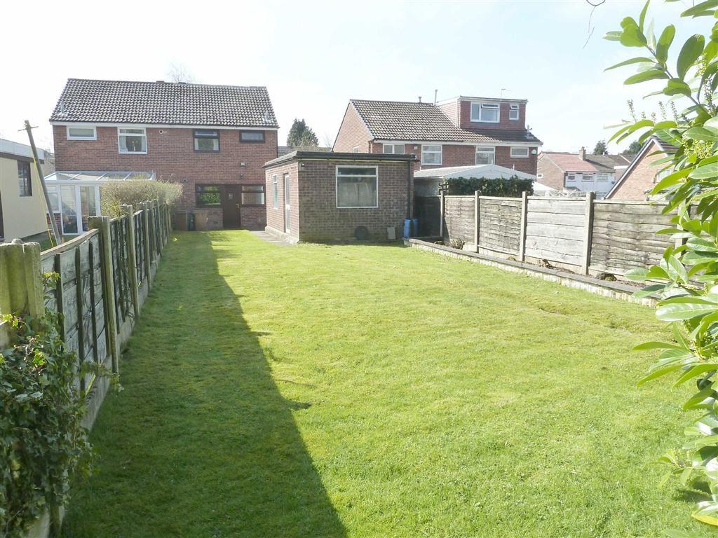 Cherwell Avenue, Summit, HEYWOOD, Lancashire, OL10 3 bed semidetached