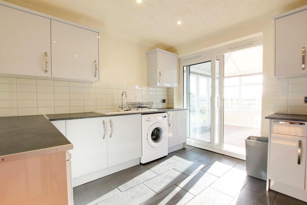 South View Lane, South Cockerington LN11 2 bed detached bungalow for sale £298,000