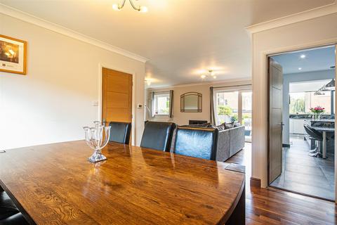 15 Causeway Glade, Sheffield, S17 3EZ