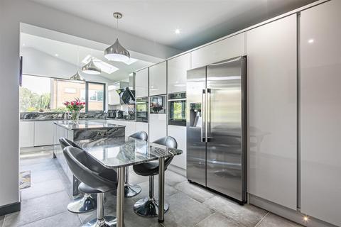 15 Causeway Glade, Sheffield, S17 3EZ