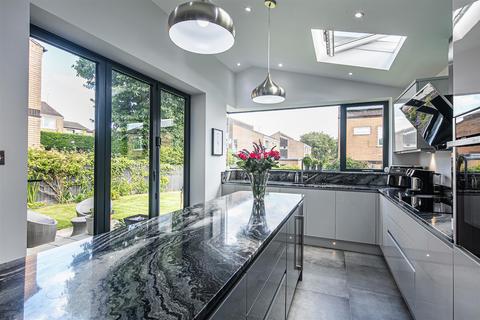 15 Causeway Glade, Sheffield, S17 3EZ
