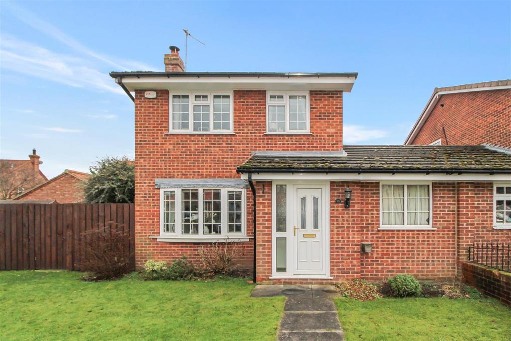 Manor Close, Topcliffe YO7 3 bed detached house for sale £330,000