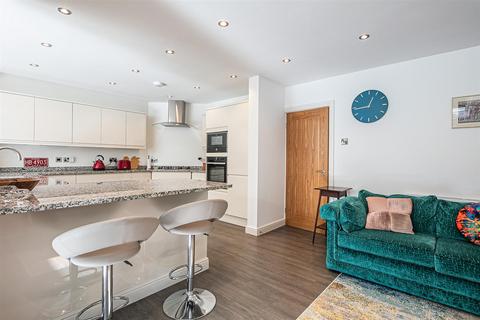 35 Cairns Road, Sheffield, S10 5NA