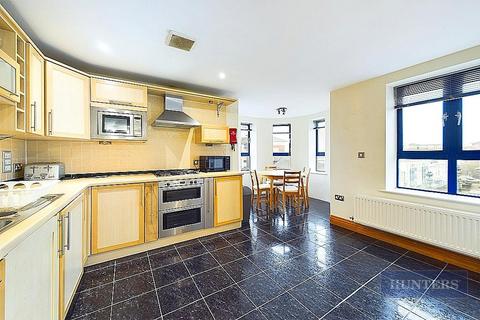 3 bedroom flat for sale, Charter House, Canute Road, SO14