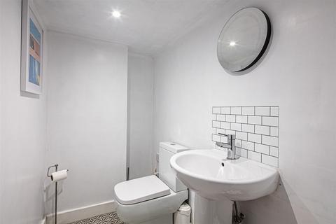 10 Bromwich Road, Sheffield, S8 0GF