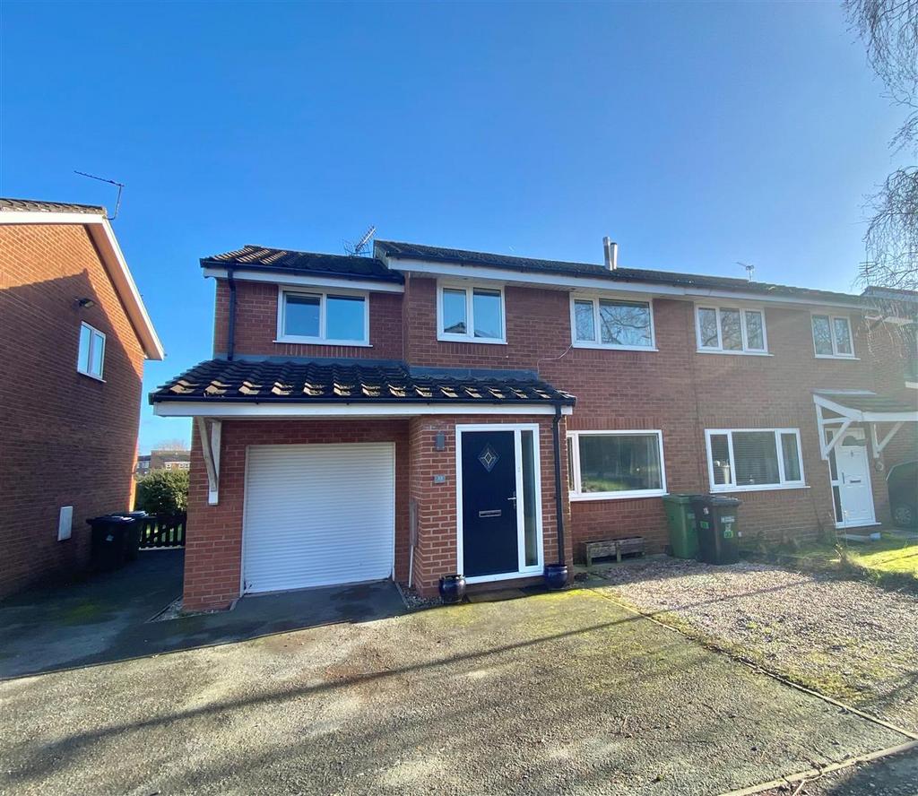 Priory Drive, Macclesfield 4 bed semidetached house for sale £289,950