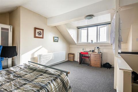 4 bedroom terraced house to rent, Club Garden Road, Sharrow S11