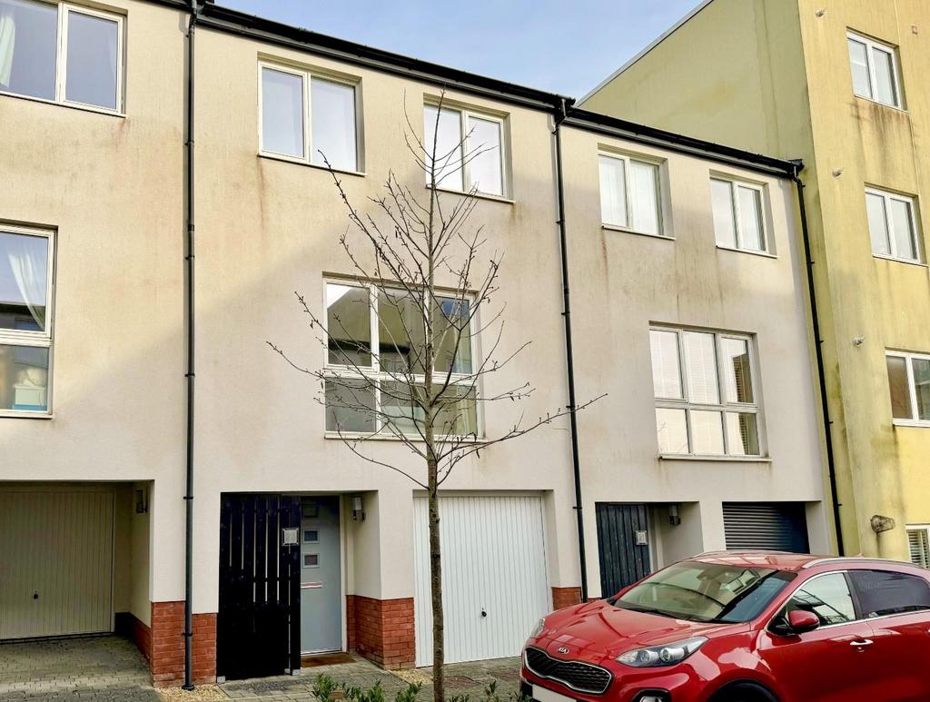 Gibson Way, Penarth 4 bed townhouse for sale £389,950
