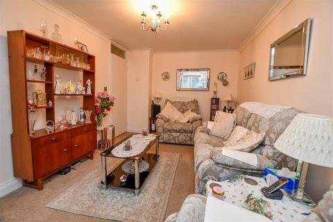 2 bedroom bungalow for sale, The Beeches, Park Street, St. Albans
