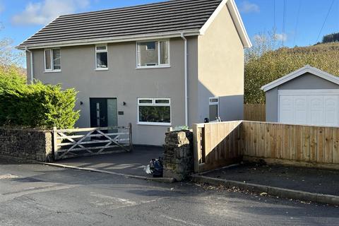 3 bedroom detached house for sale, Fforchneol Row, Aberdare CF44