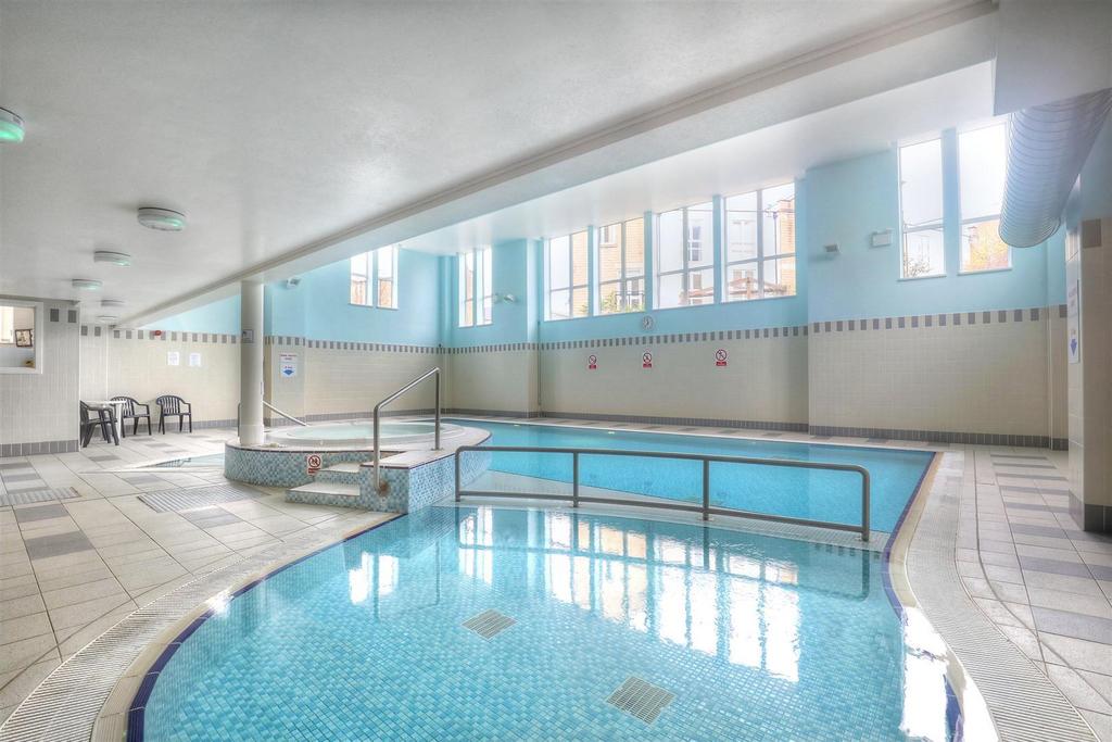 Pool.jpg