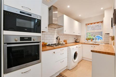 19 Belgrave Square, Sheffield, S2 4UN