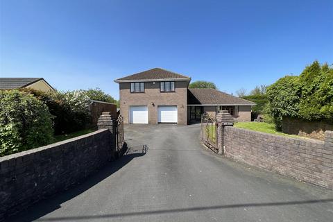 3 bedroom detached house for sale, Onllwyn Road, Neath SA10